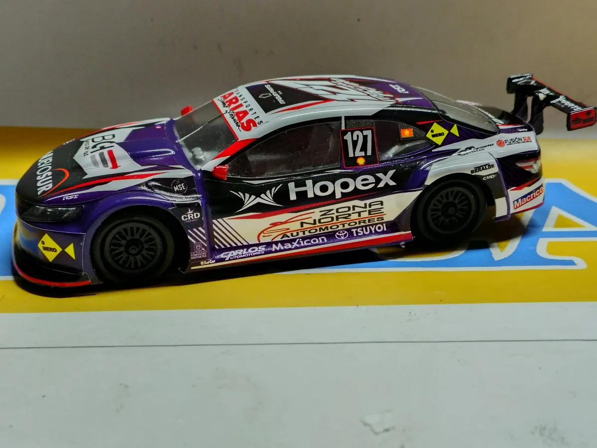 Toyota Camry N*127 Marcelo Agrelo 2025 Claseslot Coleccionable - Imagen 2